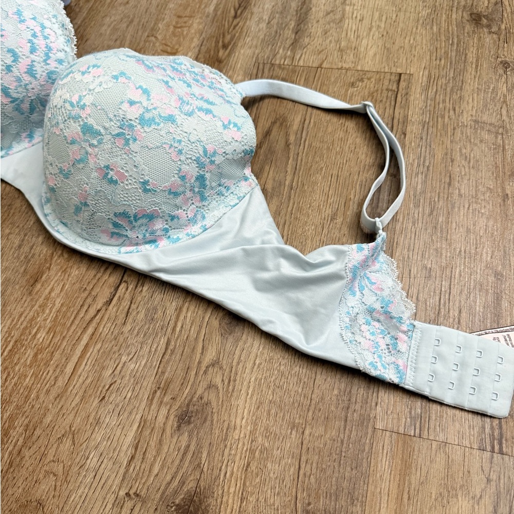 Victoria’s Secret • Body by Victoria Lined Demi Lace Bra - Picture 4 of 12